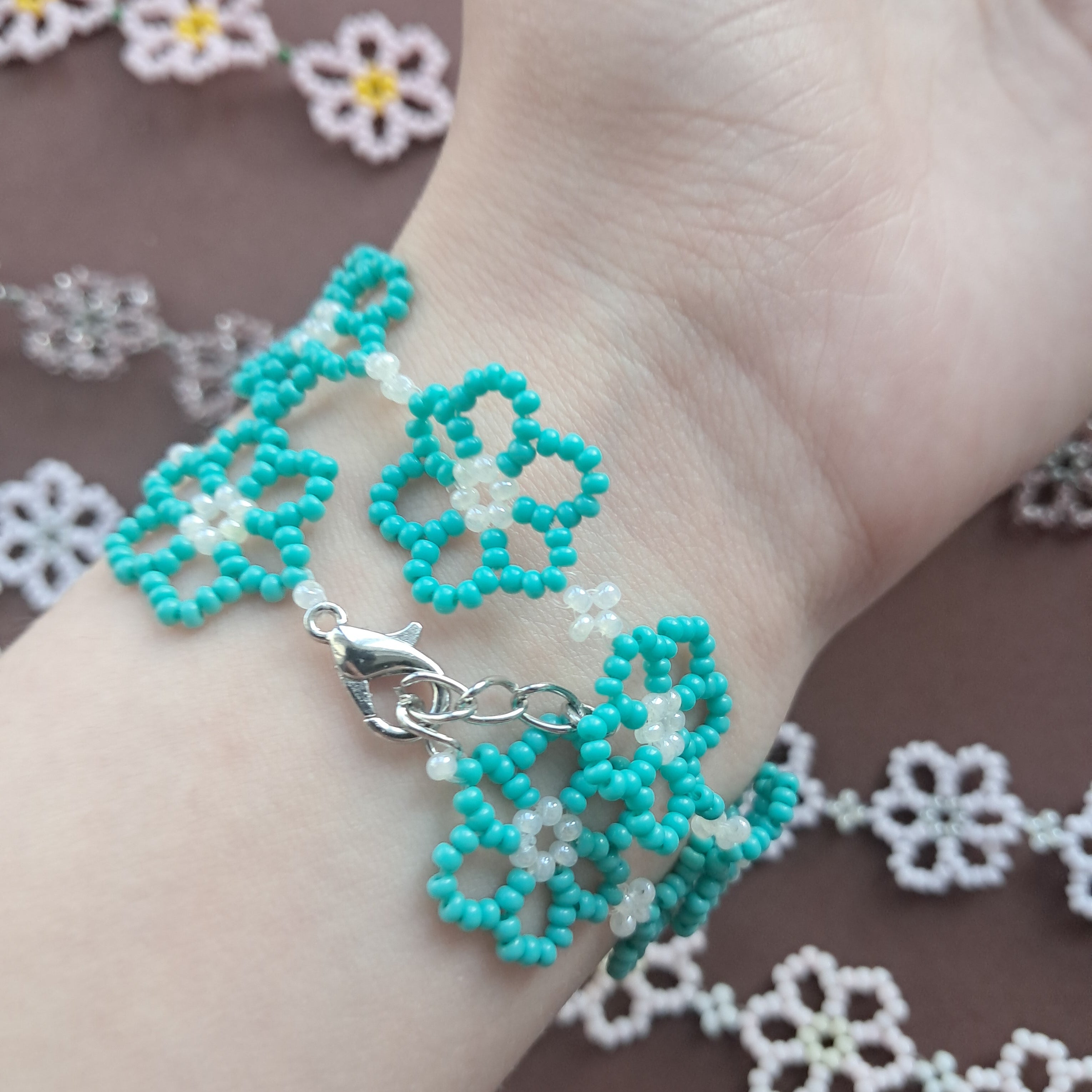 "Meadow Daisy" Beaded Choker Necklace